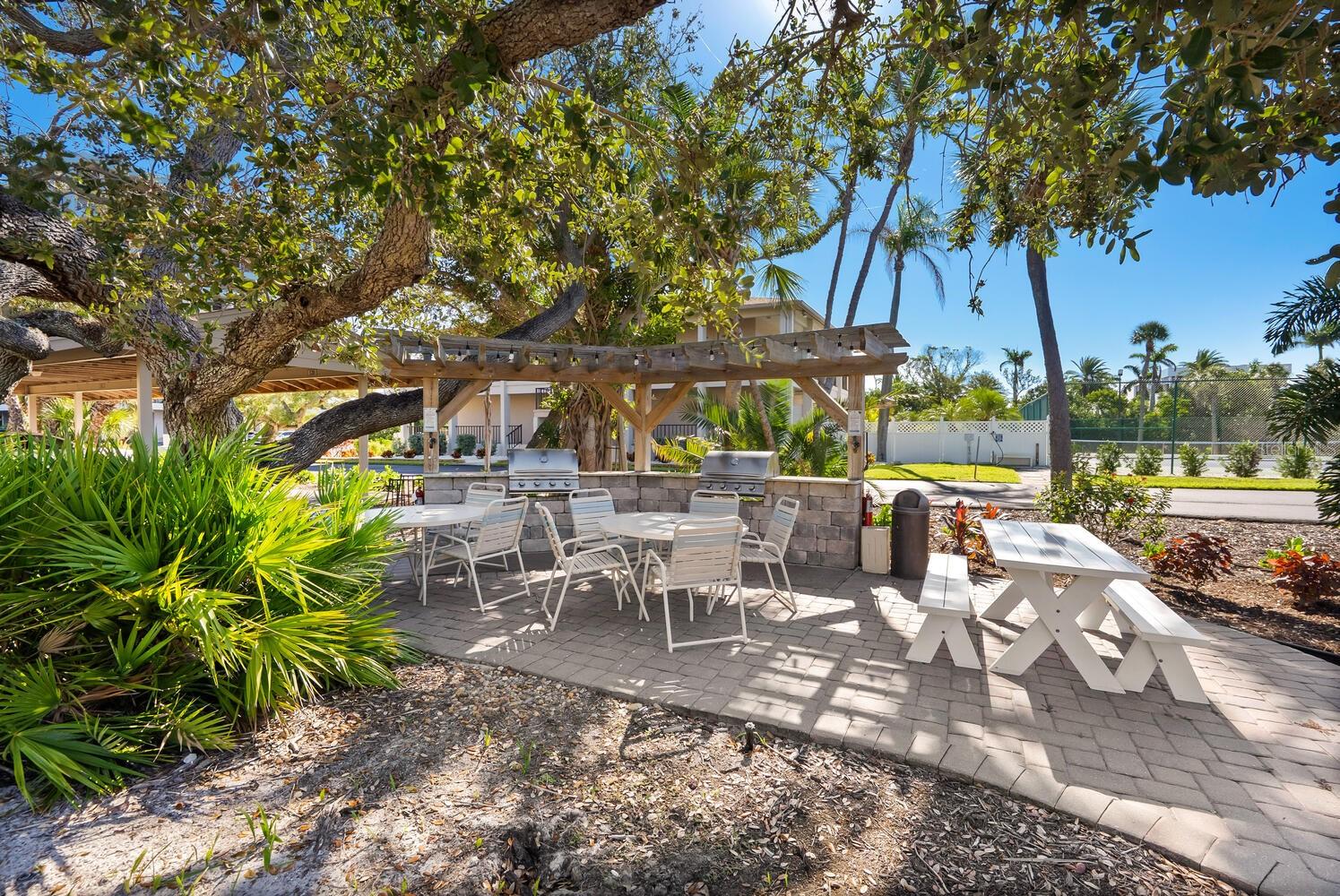 Image 29 of 31 For 6350 Midnight Cove Road 710