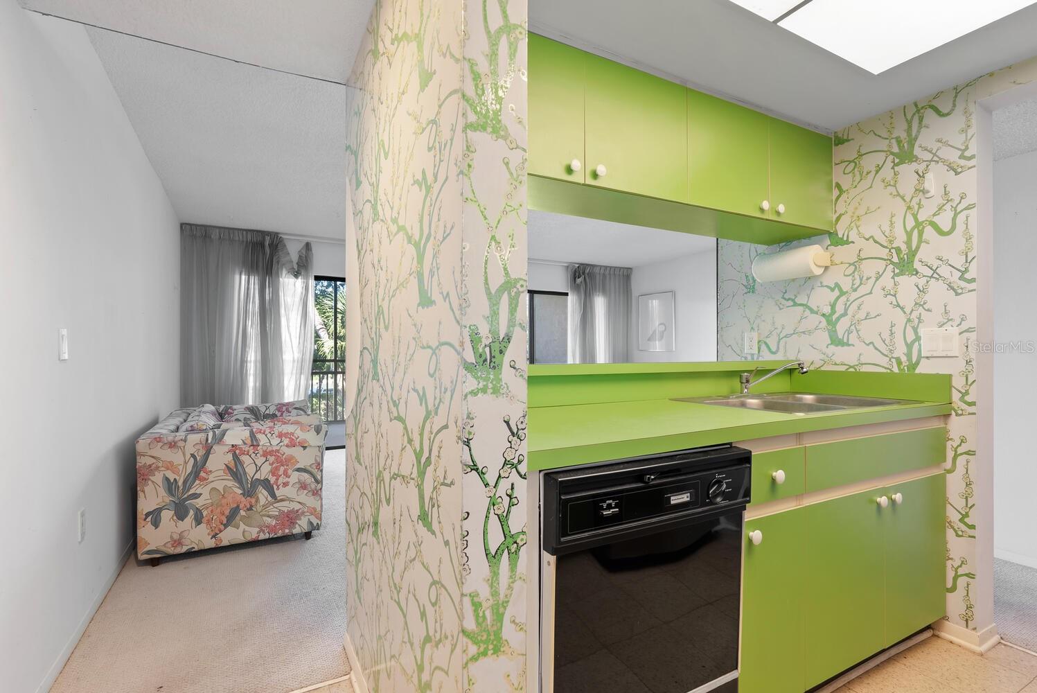 Image 6 of 31 For 6350 Midnight Cove Road 710