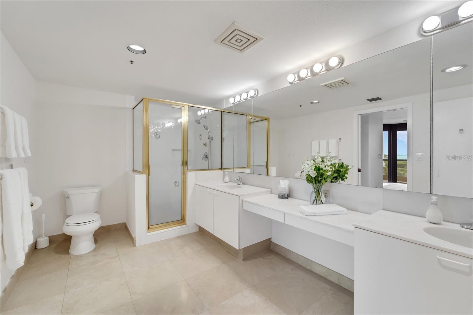 Image 24 of 64 For 2110 Harbourside Drive 526