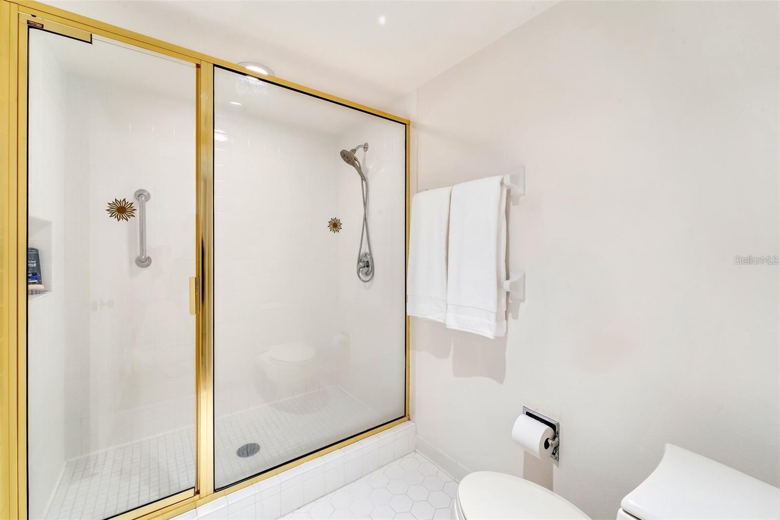 Image 26 of 64 For 2110 Harbourside Drive 526