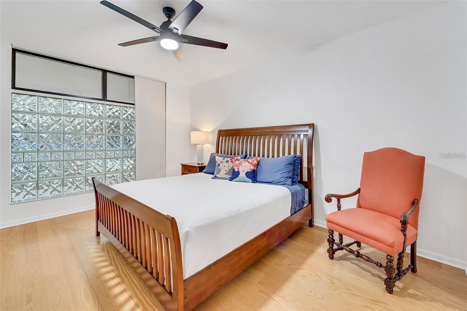 Image 29 of 64 For 2110 Harbourside Drive 526