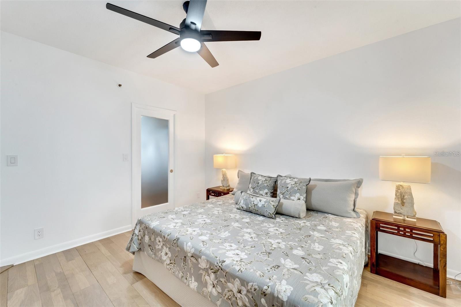 Image 31 of 64 For 2110 Harbourside Drive 526