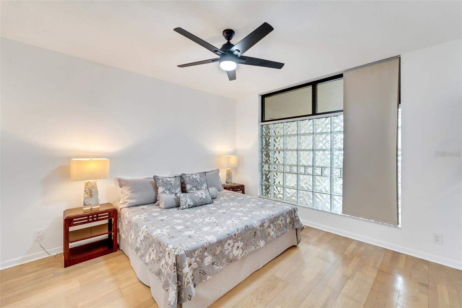 Image 32 of 64 For 2110 Harbourside Drive 526