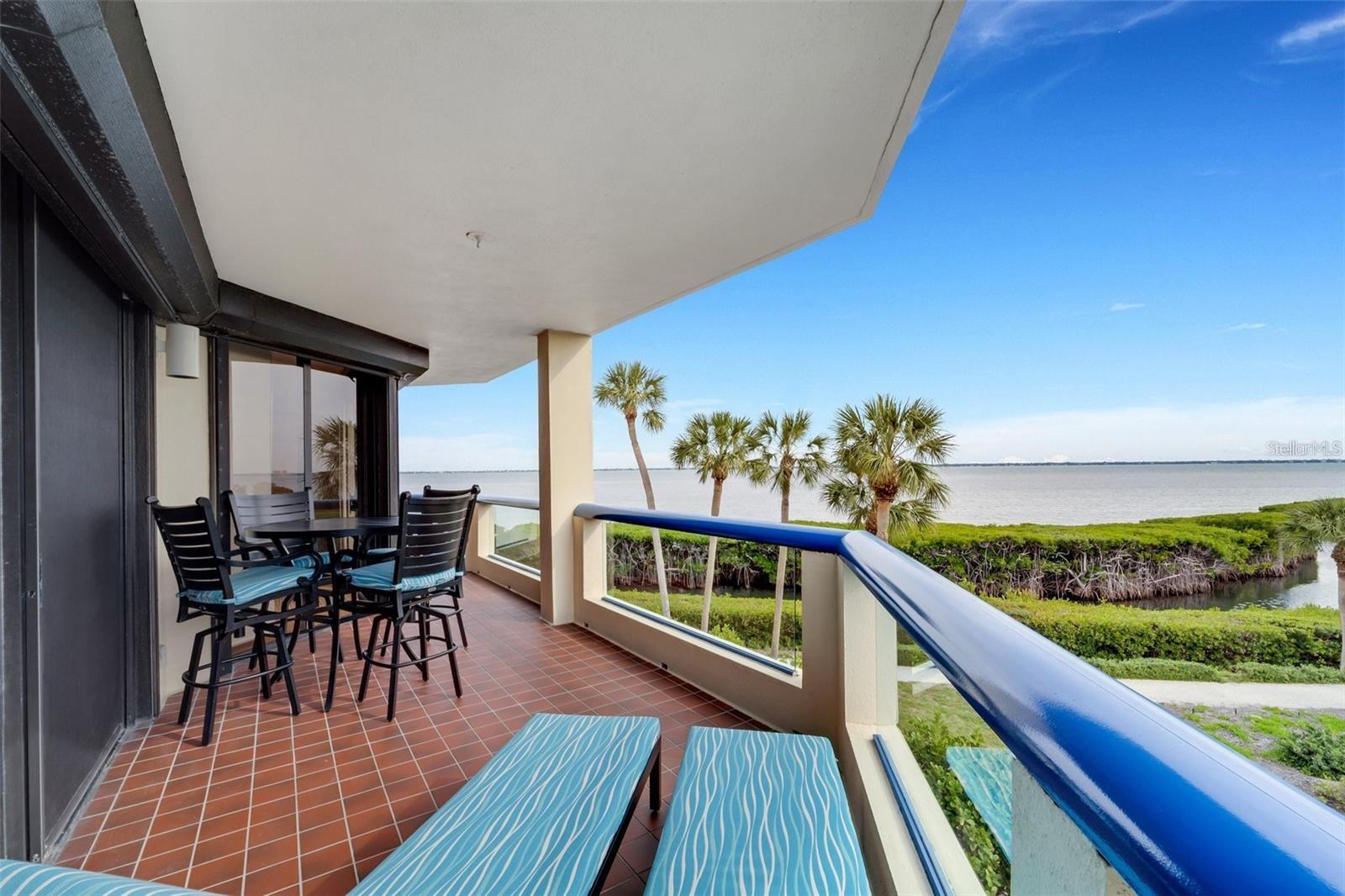 Image 38 of 64 For 2110 Harbourside Drive 526