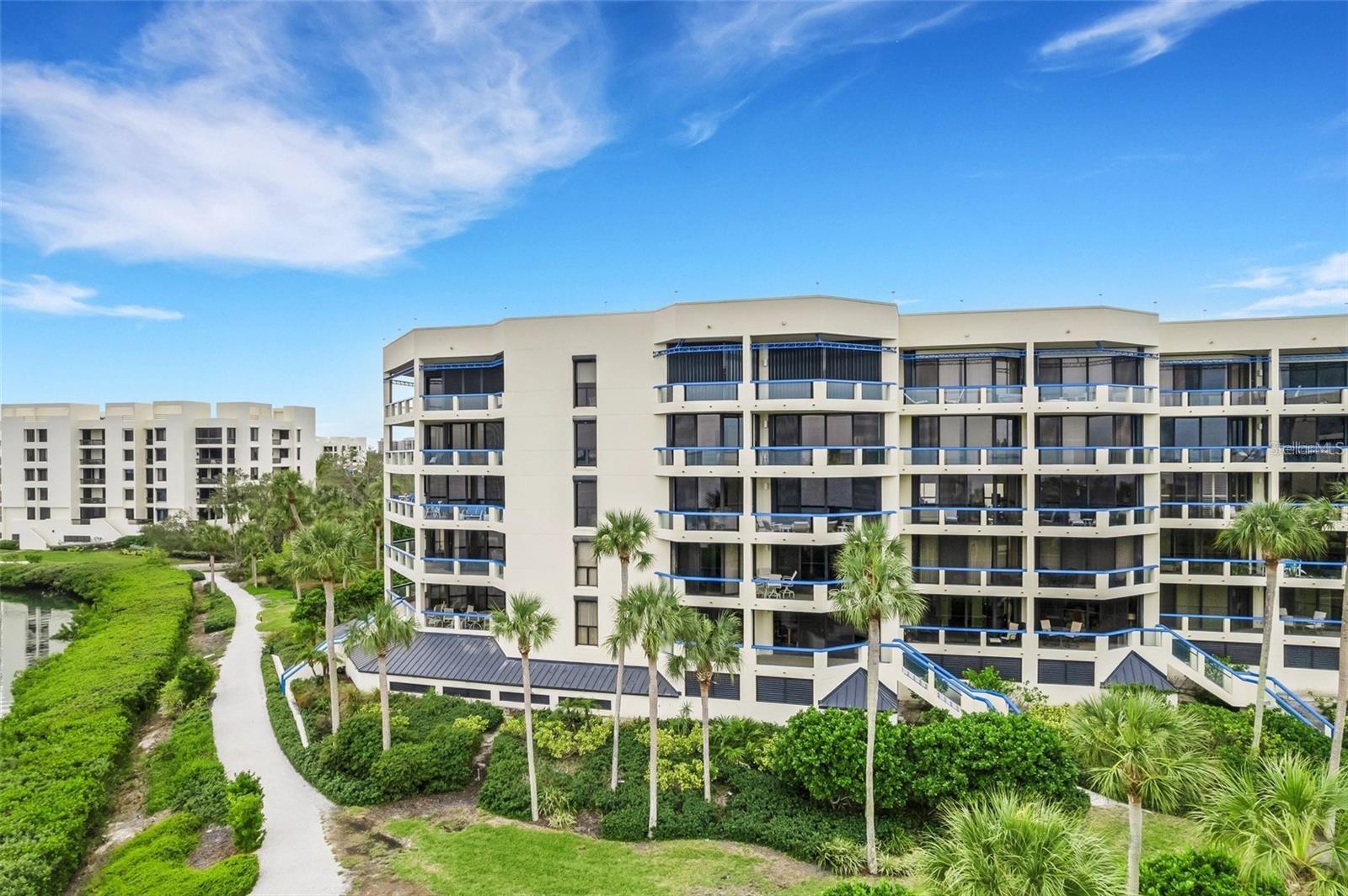 Image 51 of 64 For 2110 Harbourside Drive 526