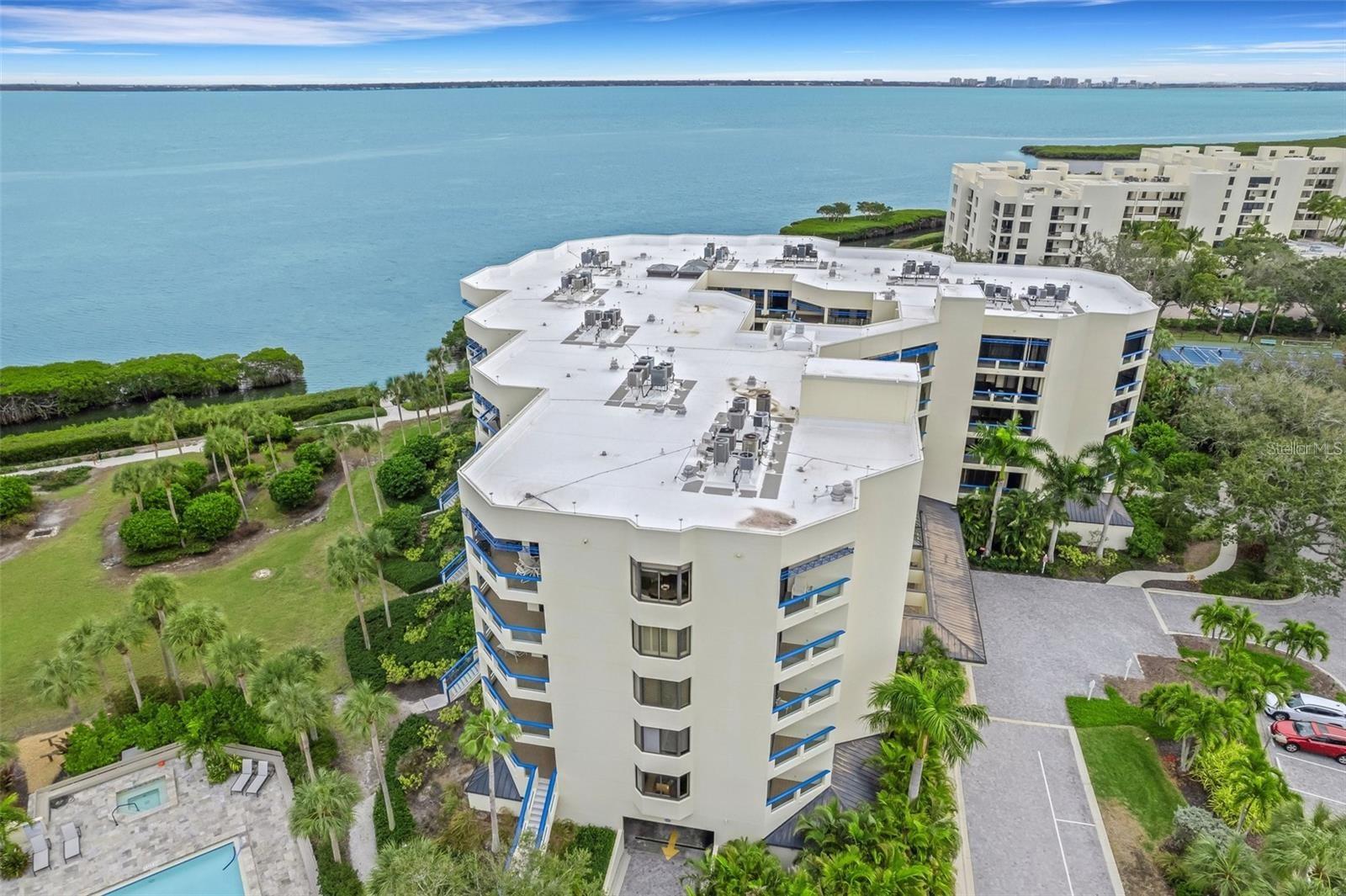 Image 56 of 64 For 2110 Harbourside Drive 526