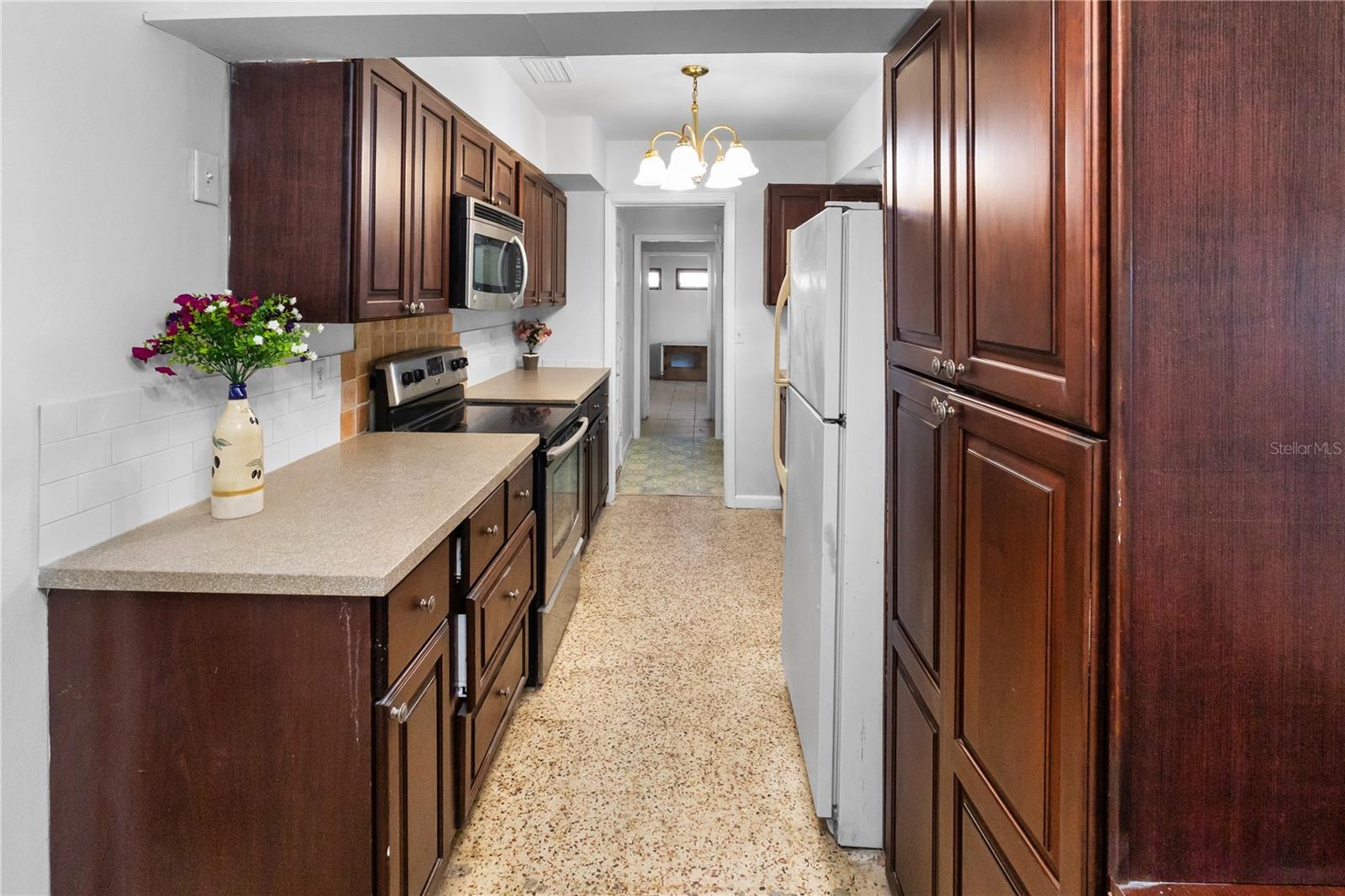 Image 13 of 17 For 2695 East Avenue