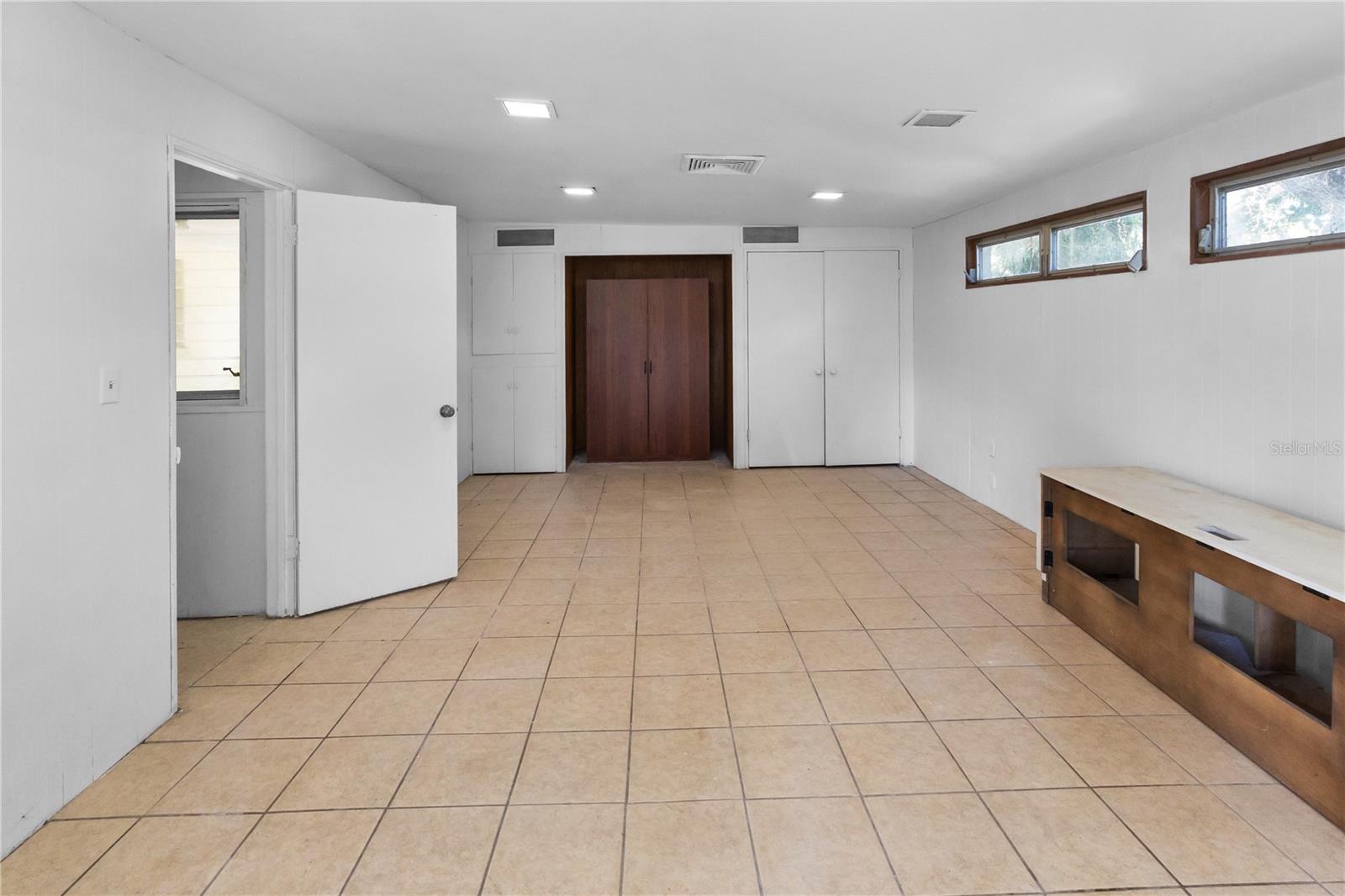 Image 18 of 18 For 2695 East Avenue