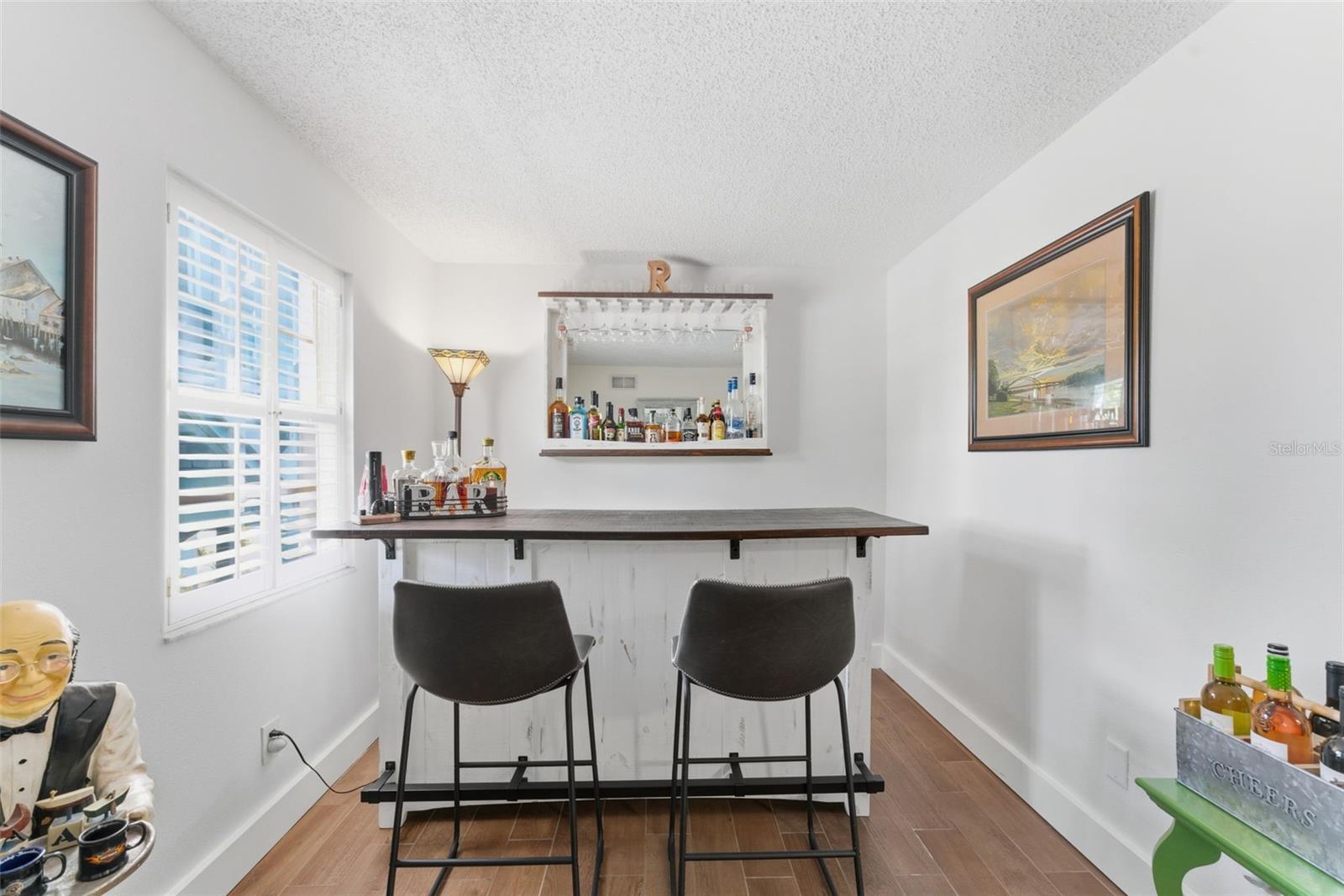 Image 4 of 36 For 1005 40th Street 5