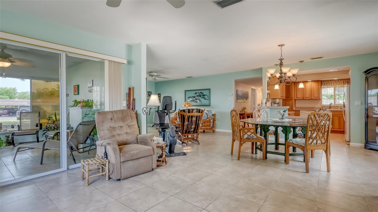Image 18 of 86 For 2016 Riverbluff Parkway V328