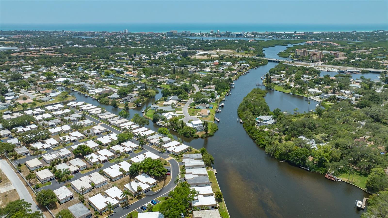 Image 2 of 86 For 2016 Riverbluff Parkway V328