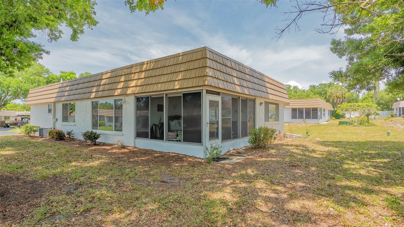 Image 44 of 86 For 2016 Riverbluff Parkway V328
