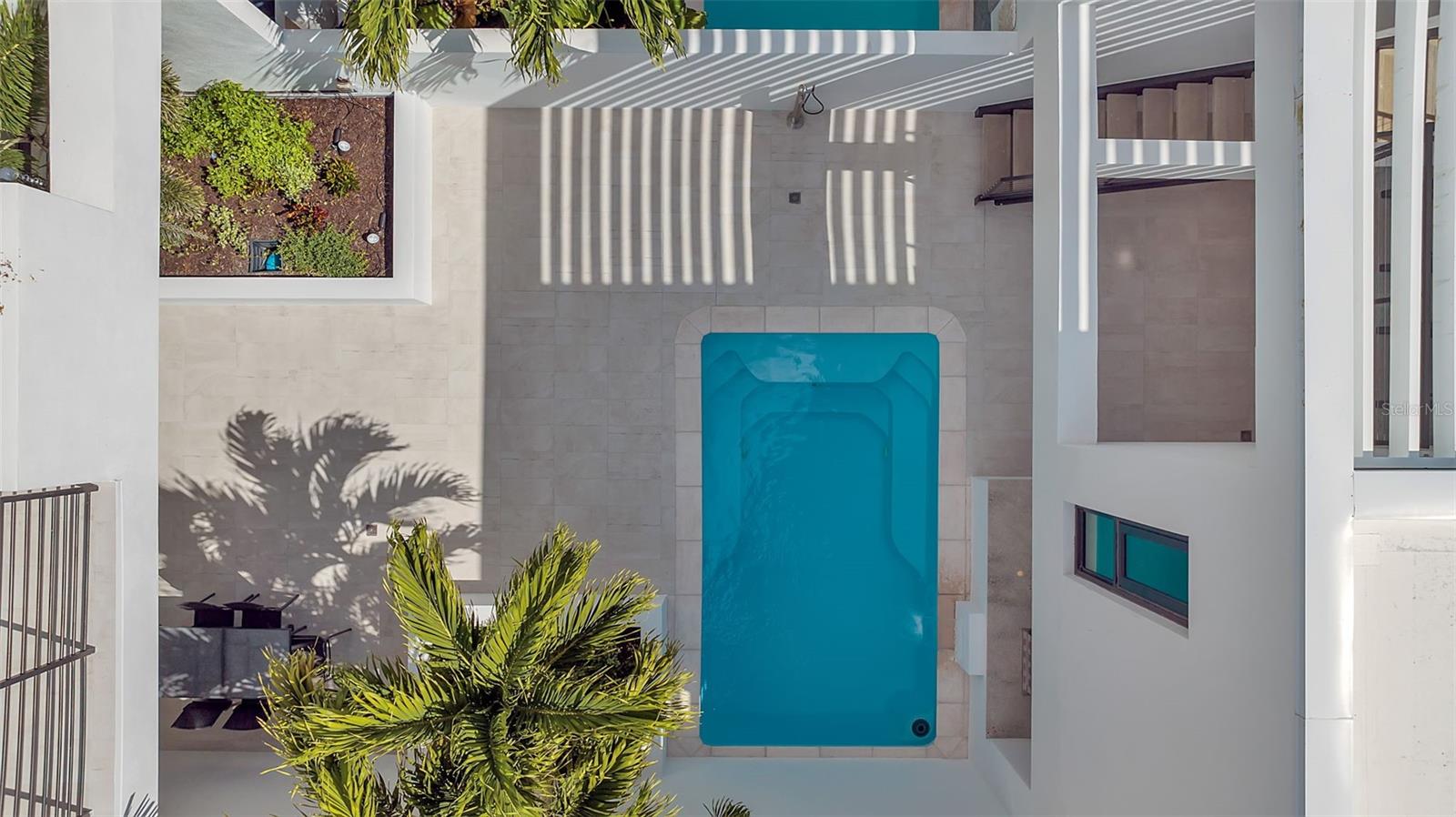 Image 11 of 57 For 1542 4th Street 210