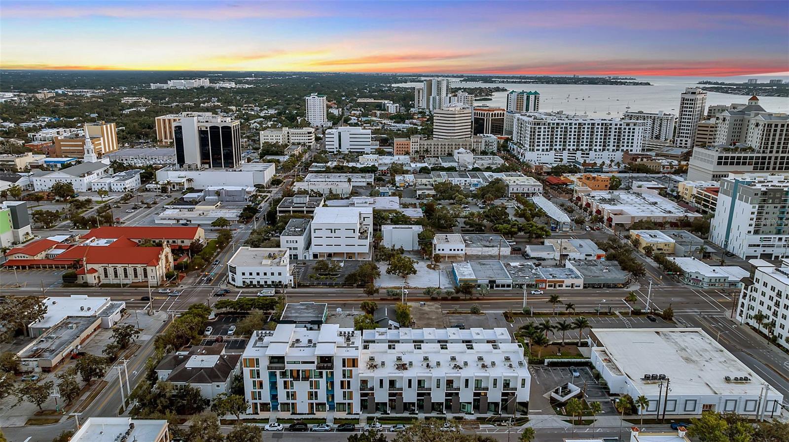 Image 16 of 57 For 1542 4th Street 210