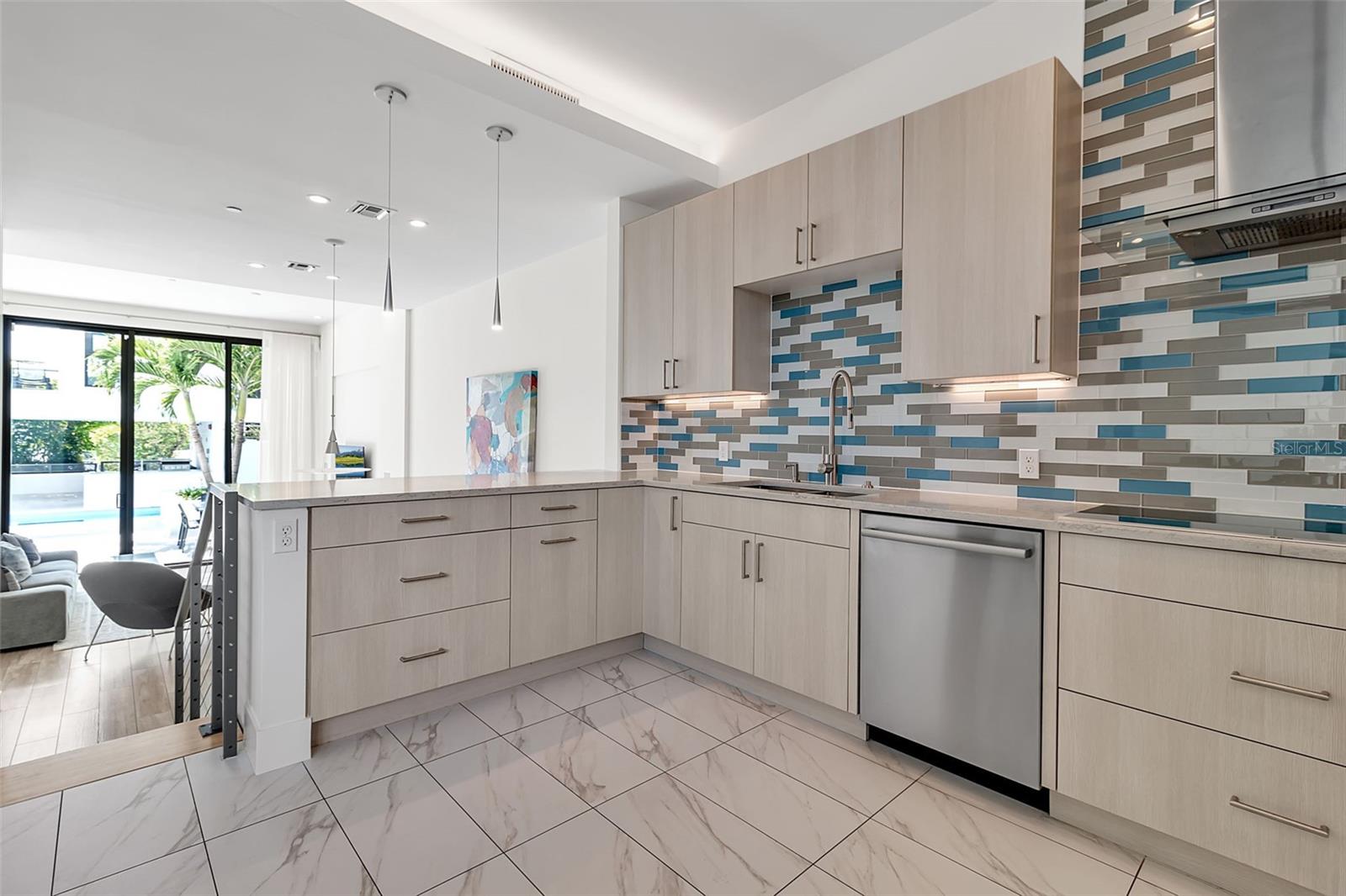 Image 28 of 57 For 1542 4th Street 210