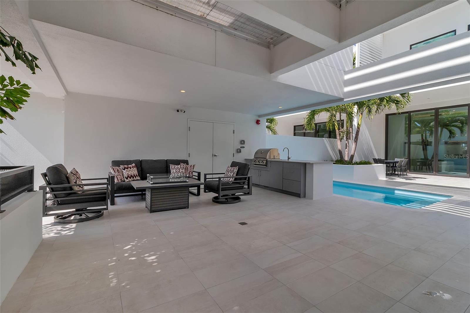 Image 33 of 57 For 1542 4th Street 210