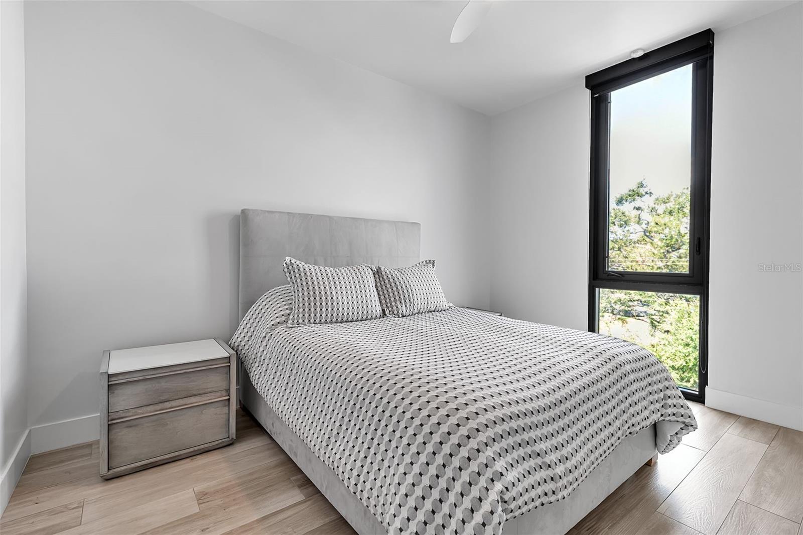 Image 40 of 57 For 1542 4th Street 210