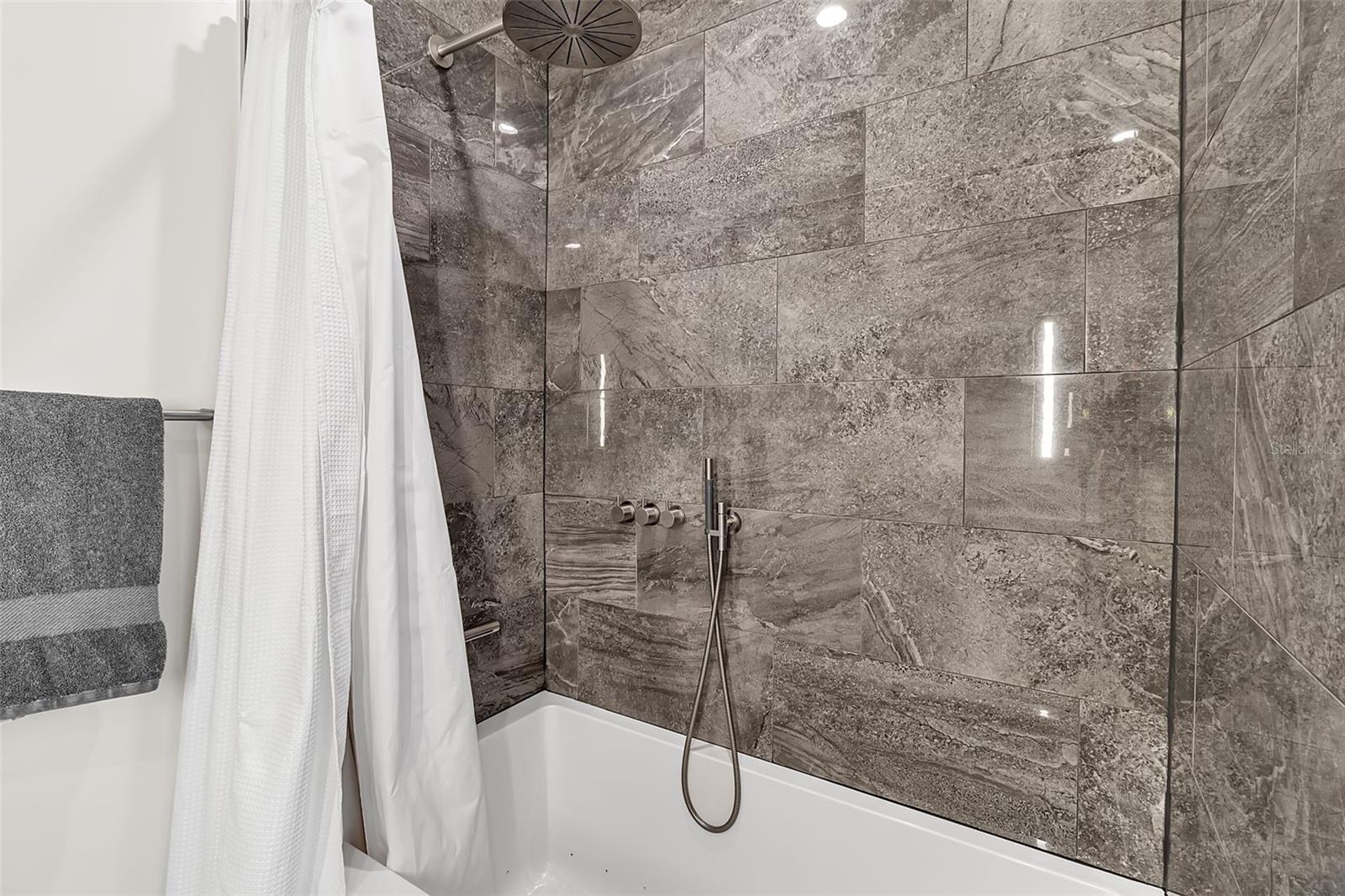 Image 44 of 57 For 1542 4th Street 210