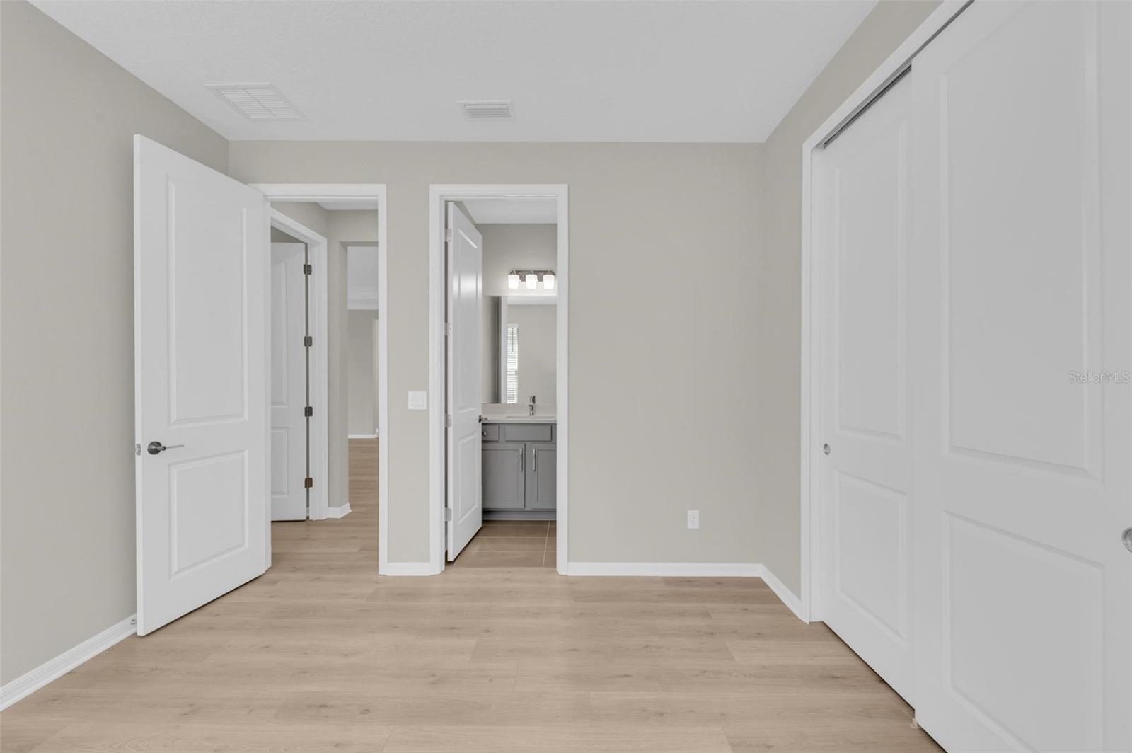 Image 20 of 51 For 16545 Star Grass Circle