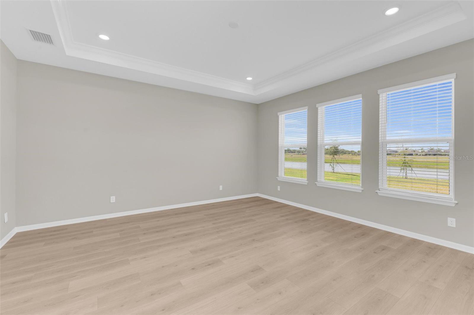 Image 27 of 51 For 16545 Star Grass Circle