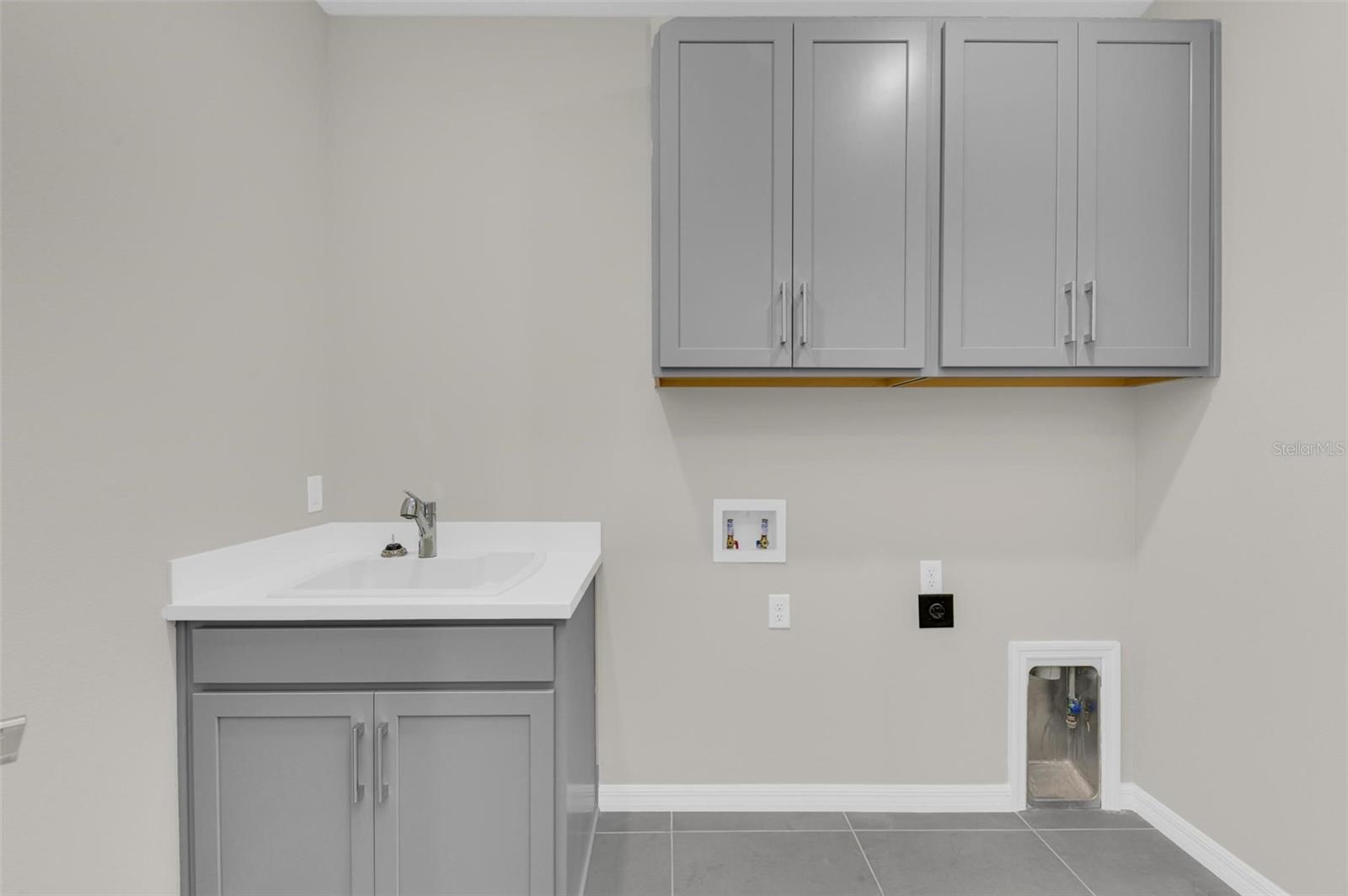 Image 30 of 51 For 16545 Star Grass Circle