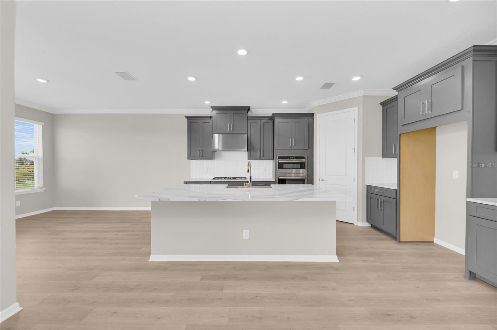 Image 31 of 51 For 16545 Star Grass Circle