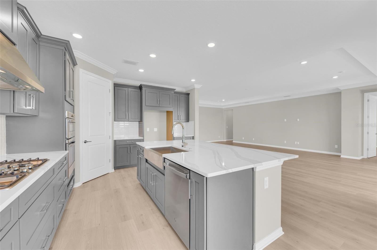 Image 34 of 51 For 16545 Star Grass Circle