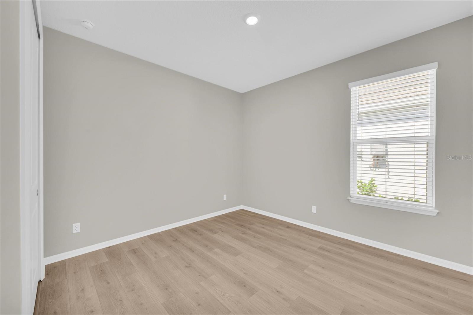 Image 39 of 51 For 16545 Star Grass Circle