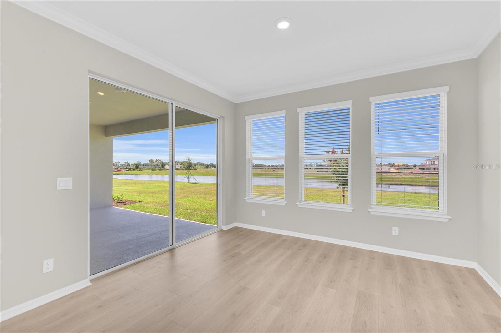 Image 40 of 51 For 16545 Star Grass Circle