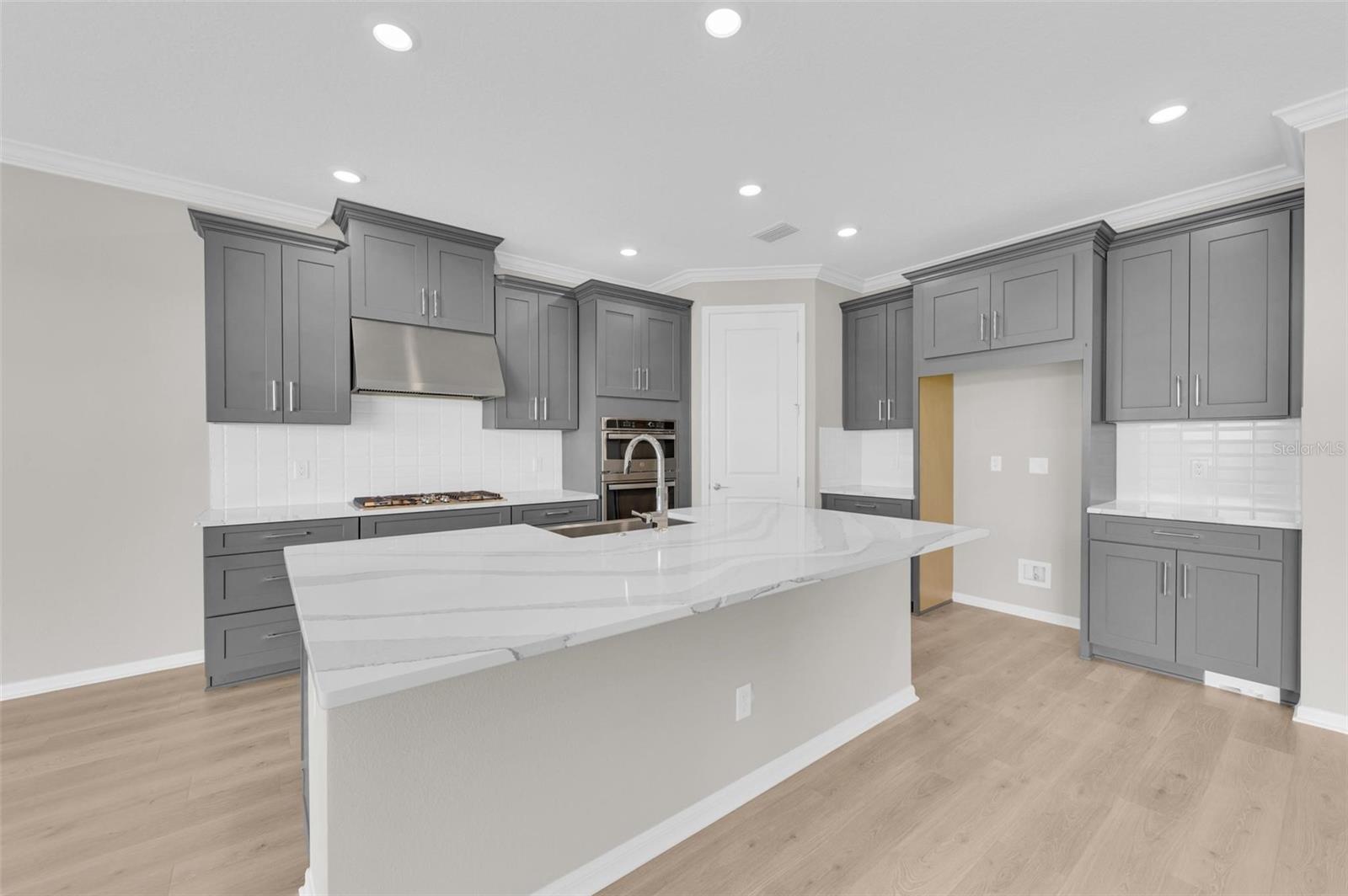 Image 49 of 51 For 16545 Star Grass Circle