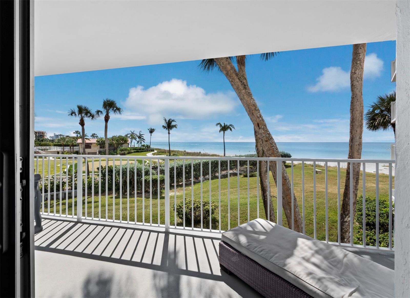 Image 6 of 51 For 2295 Gulf Of Mexico Drive 23s