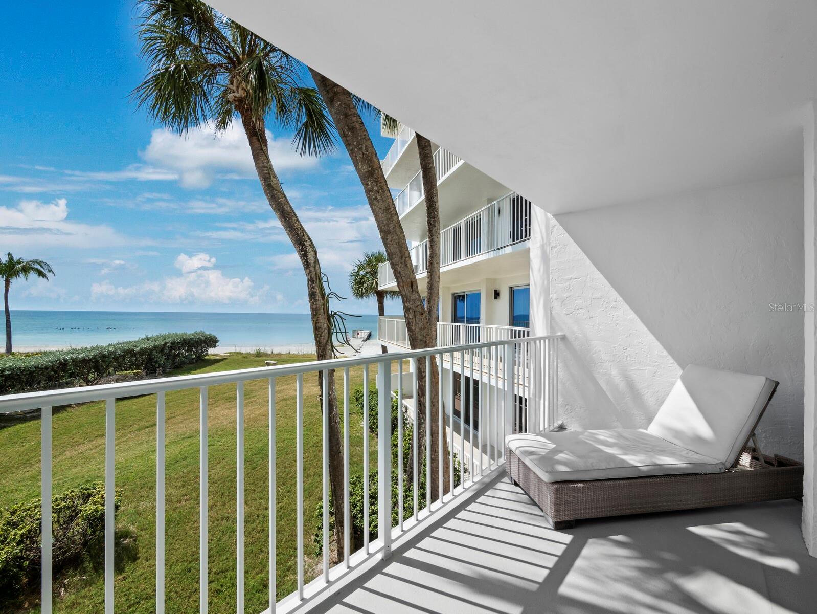 Image 7 of 51 For 2295 Gulf Of Mexico Drive 23s
