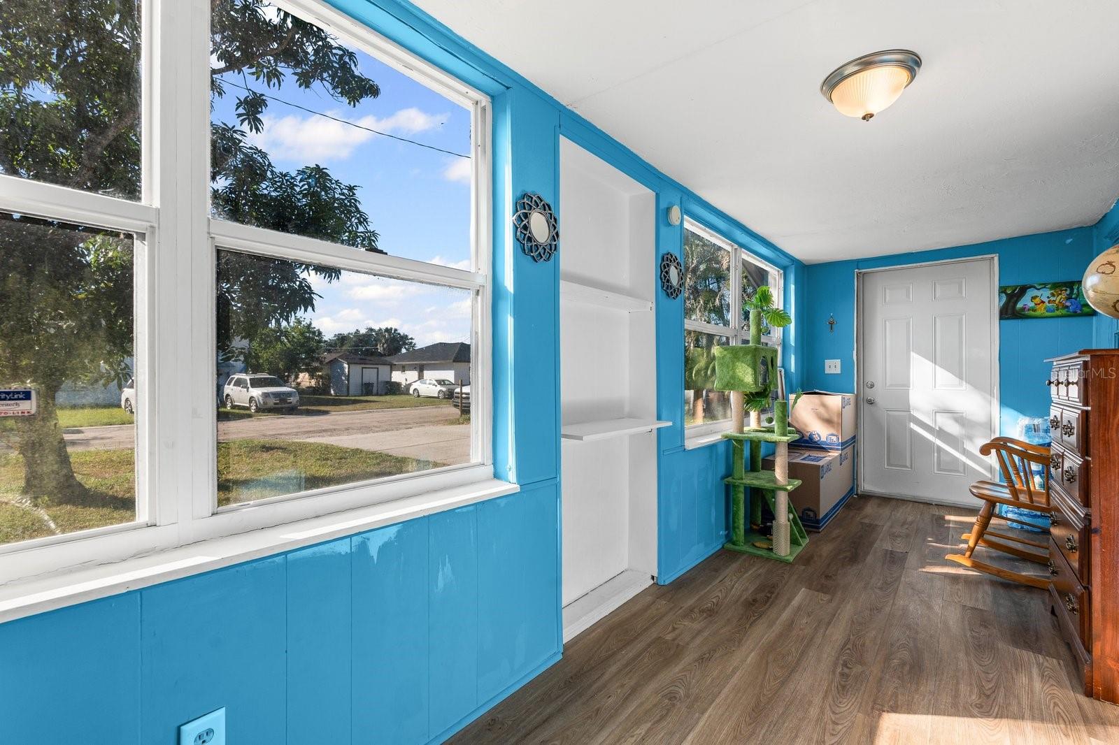 Image 6 of 28 For 1604 3rd Avenue W