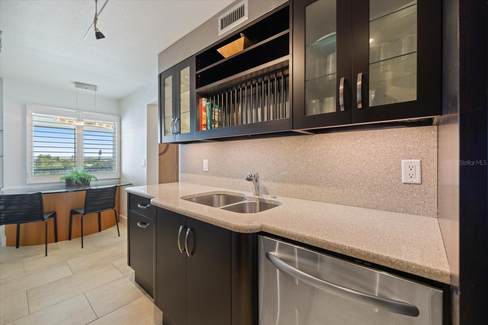 Image 13 of 69 For 625 Beach Road 602