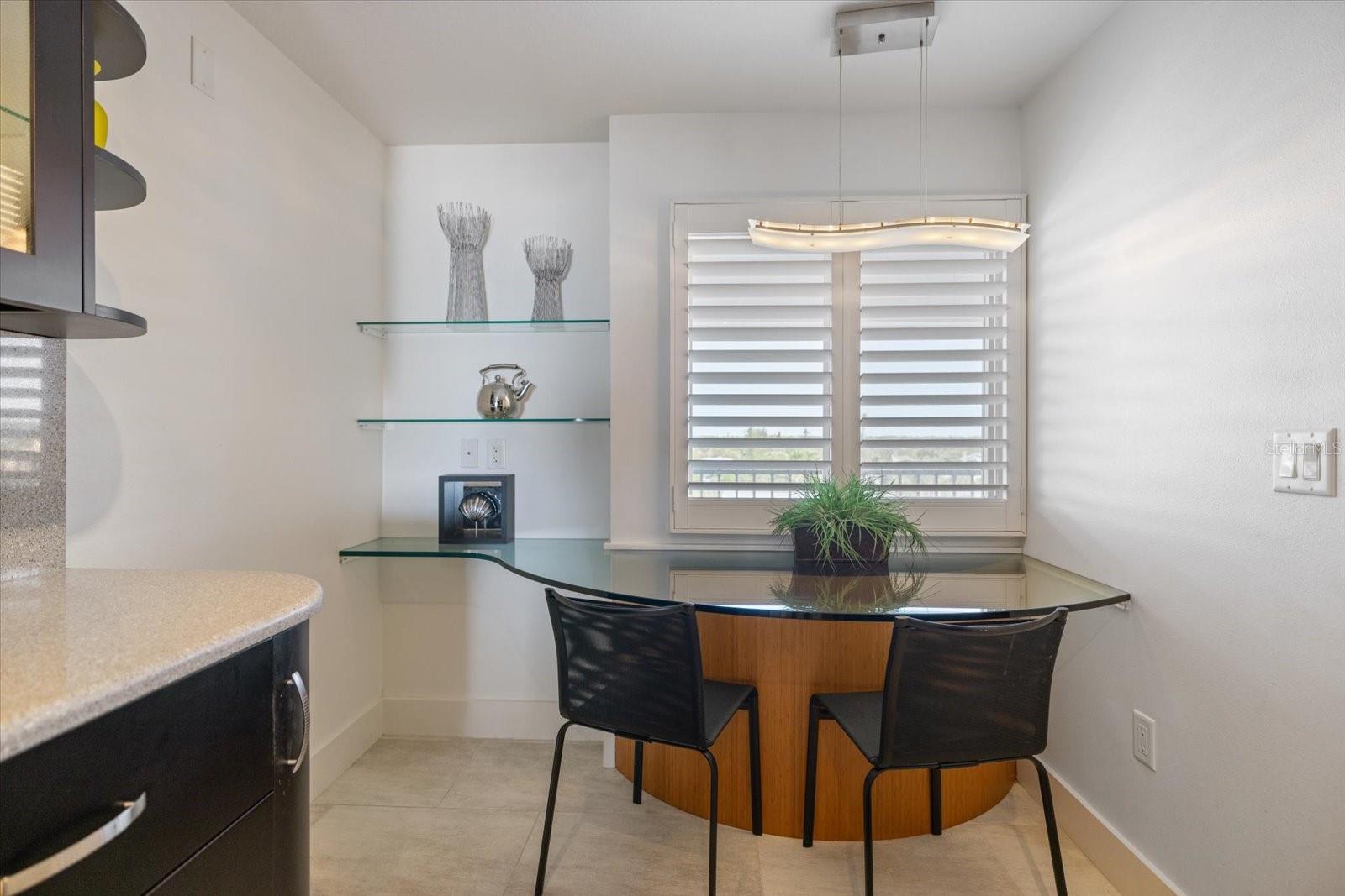 Image 15 of 69 For 625 Beach Road 602