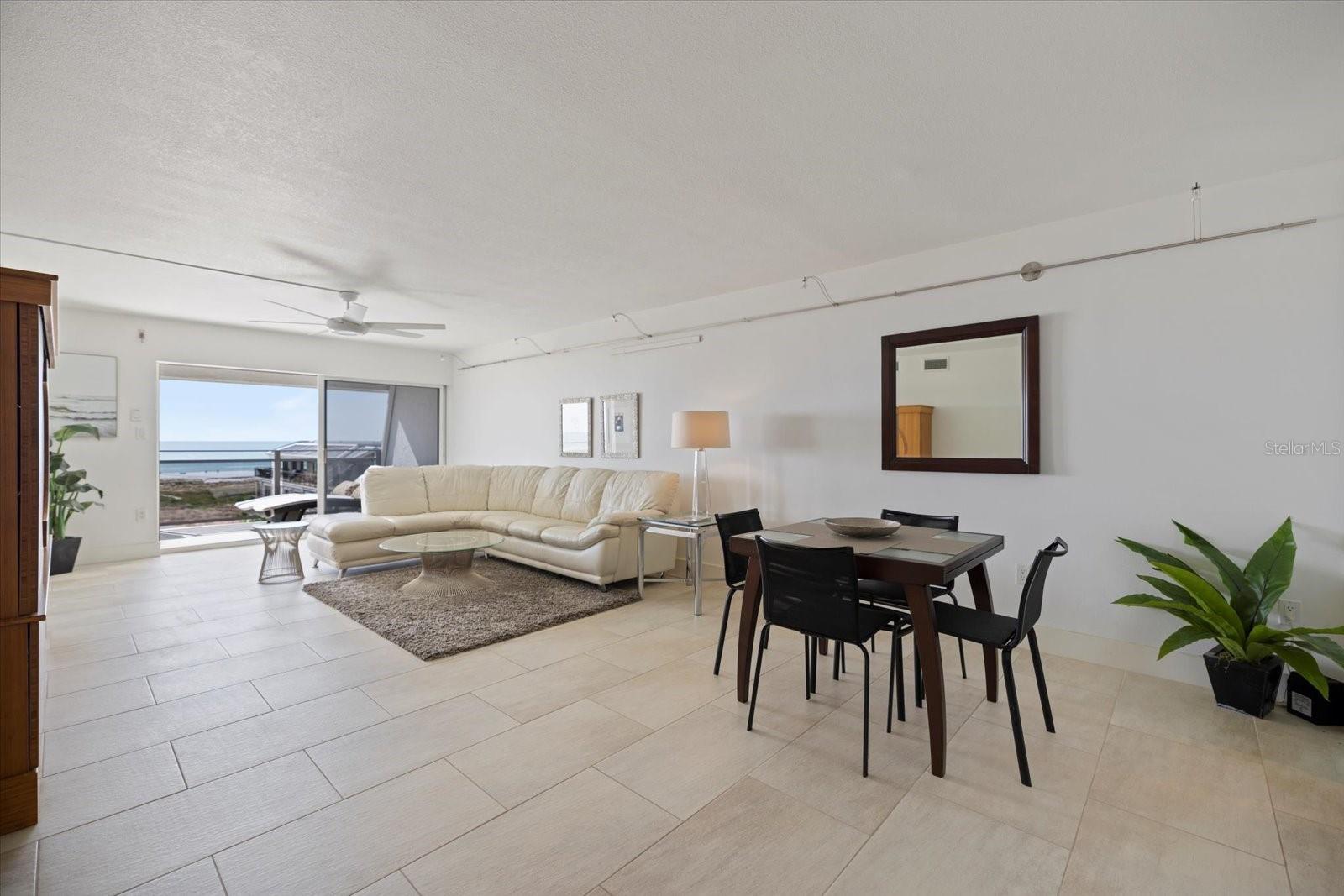 Image 17 of 69 For 625 Beach Road 602