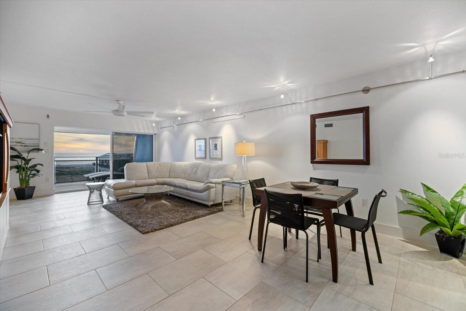 Image 18 of 69 For 625 Beach Road 602