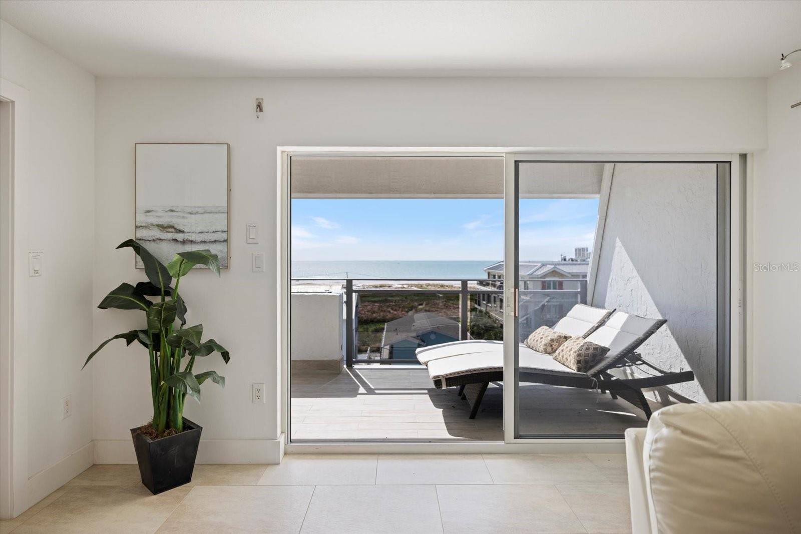 Image 21 of 69 For 625 Beach Road 602