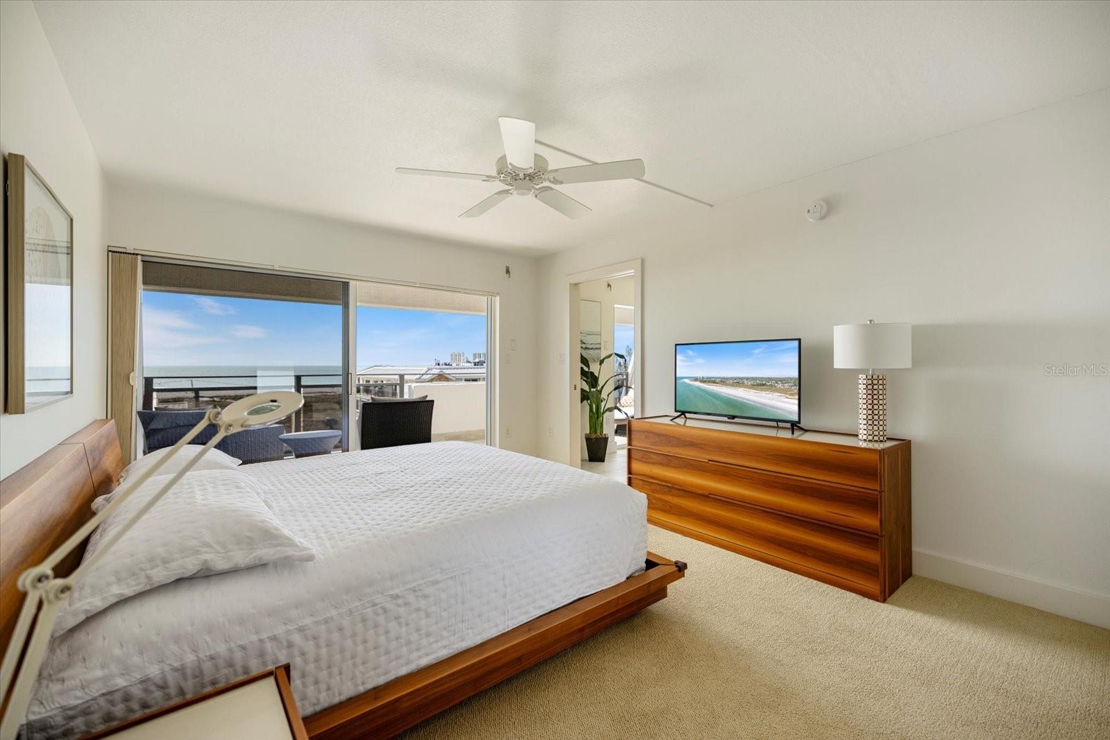 Image 24 of 69 For 625 Beach Road 602