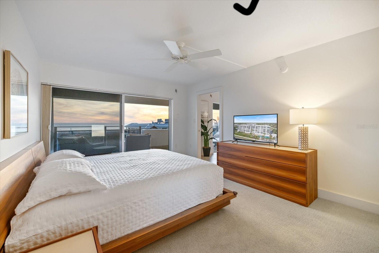 Image 26 of 69 For 625 Beach Road 602