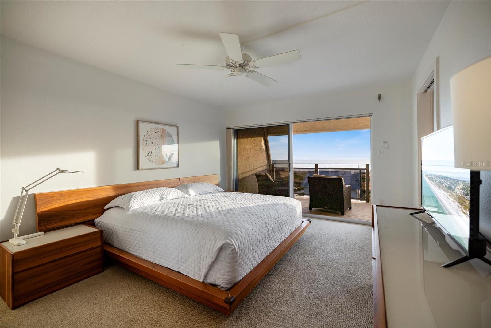 Image 30 of 69 For 625 Beach Road 602