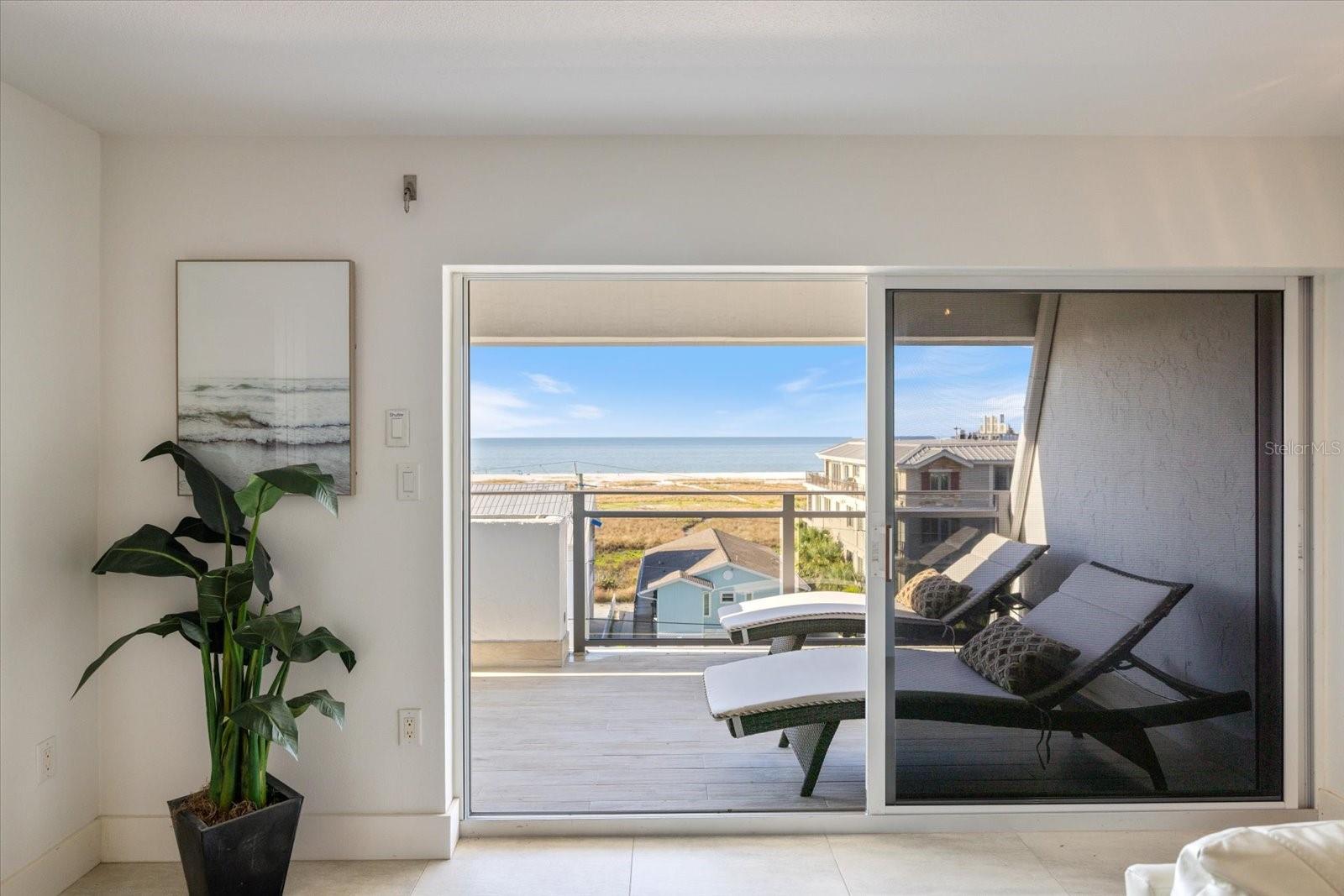 Image 35 of 69 For 625 Beach Road 602