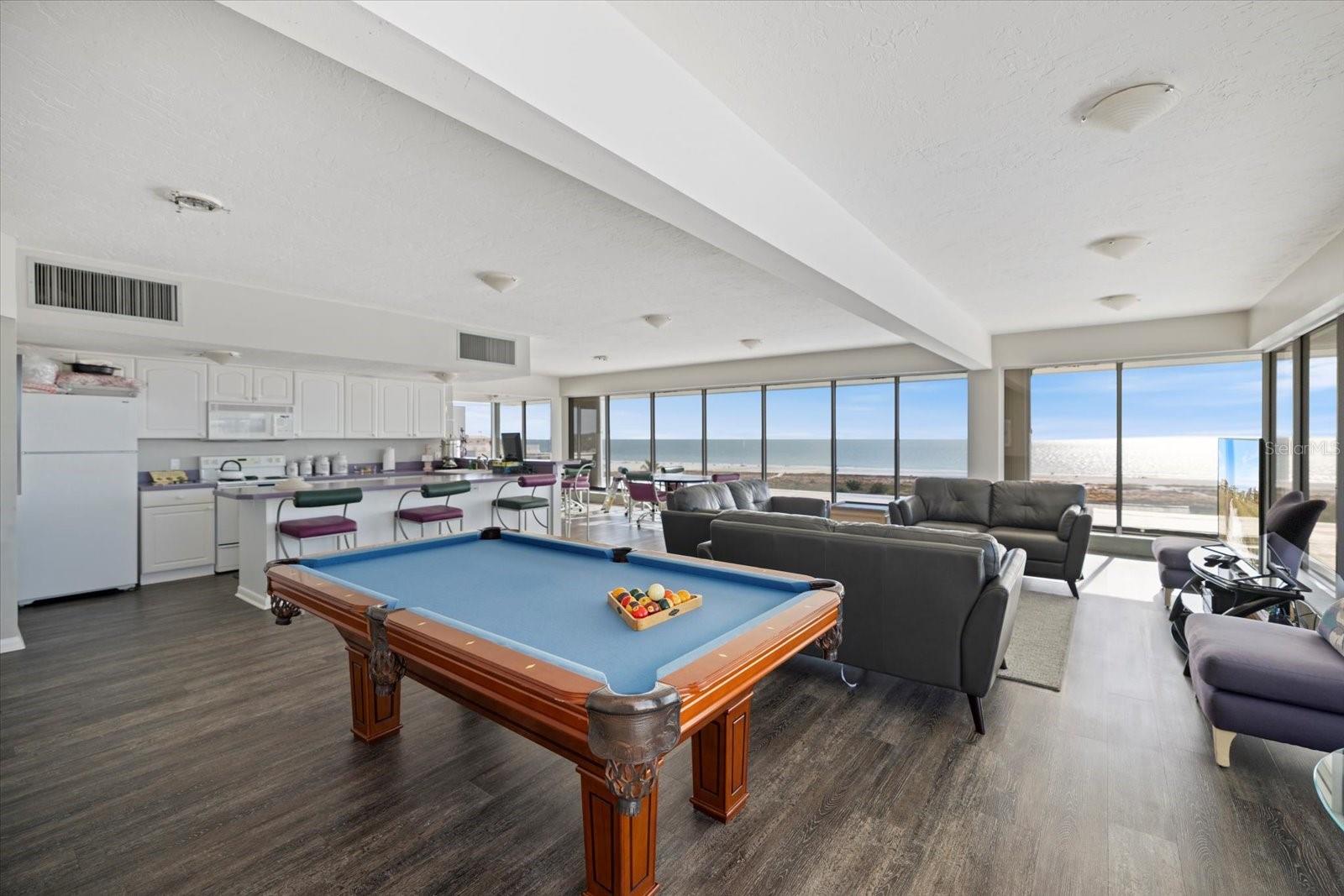 Image 51 of 69 For 625 Beach Road 602