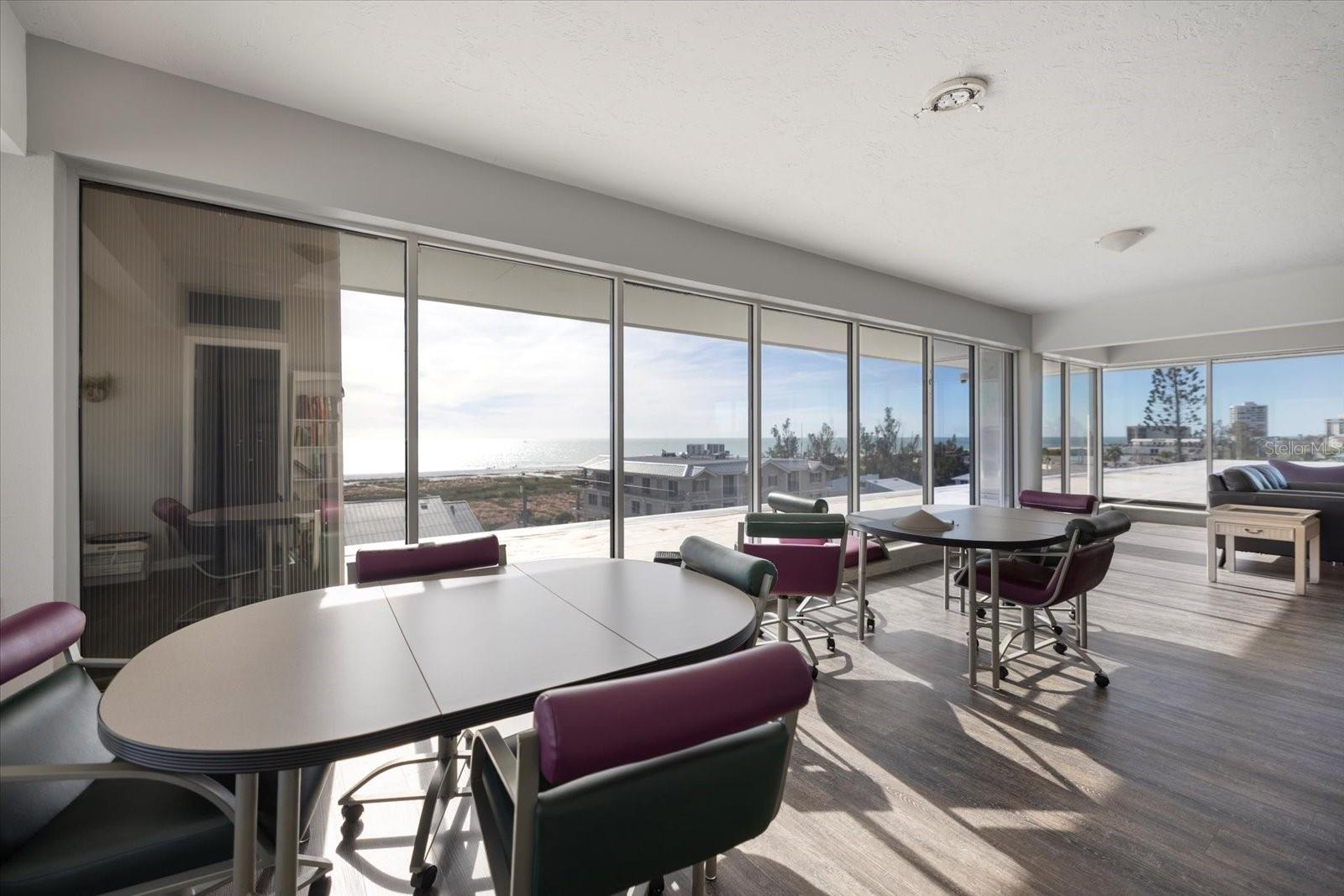 Image 53 of 69 For 625 Beach Road 602