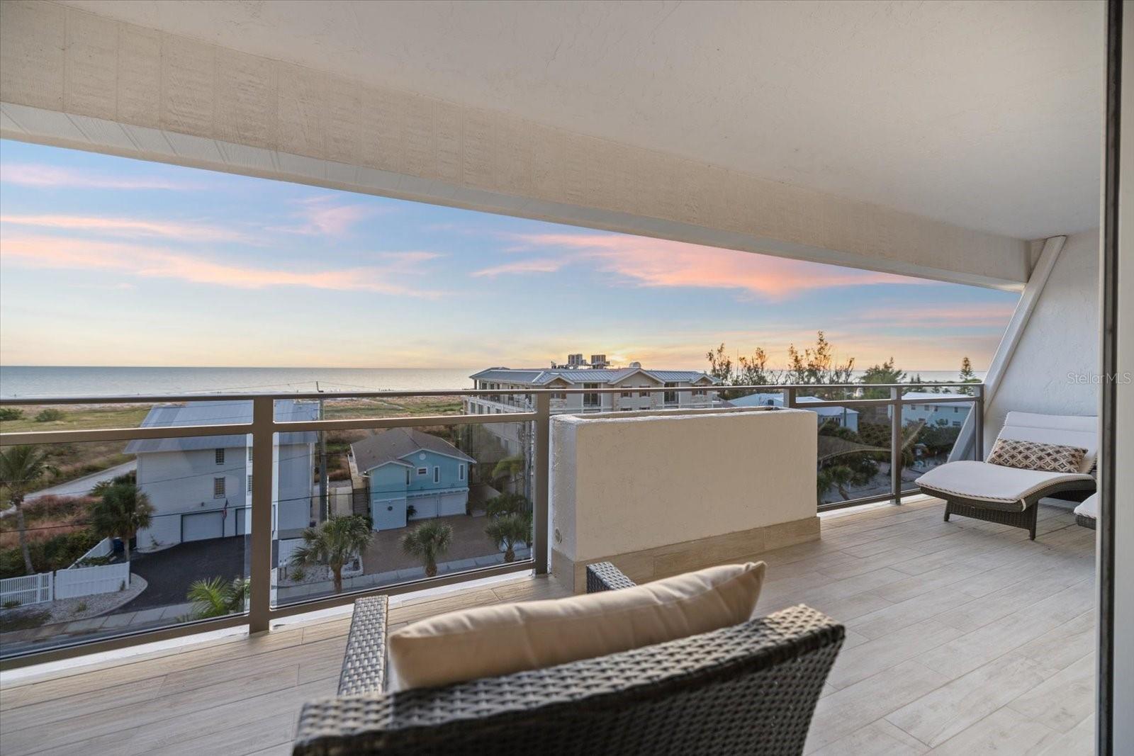 Image 63 of 69 For 625 Beach Road 602