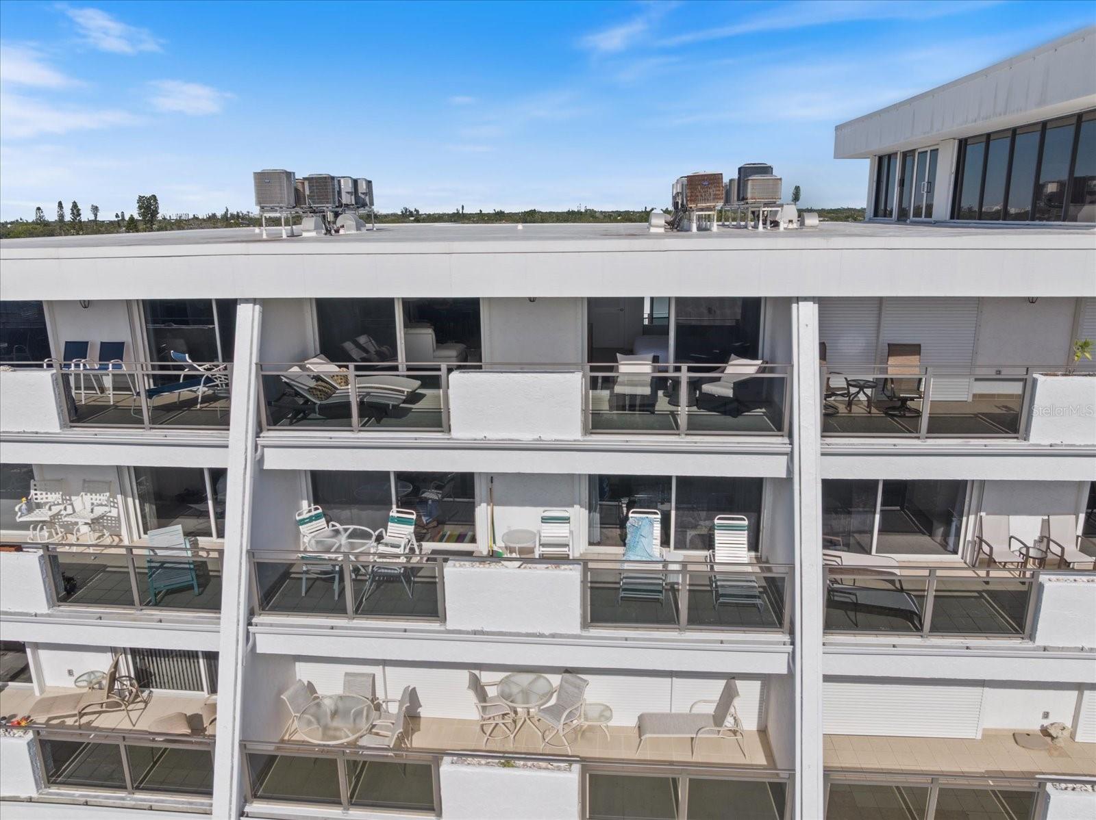 Image 8 of 69 For 625 Beach Road 602