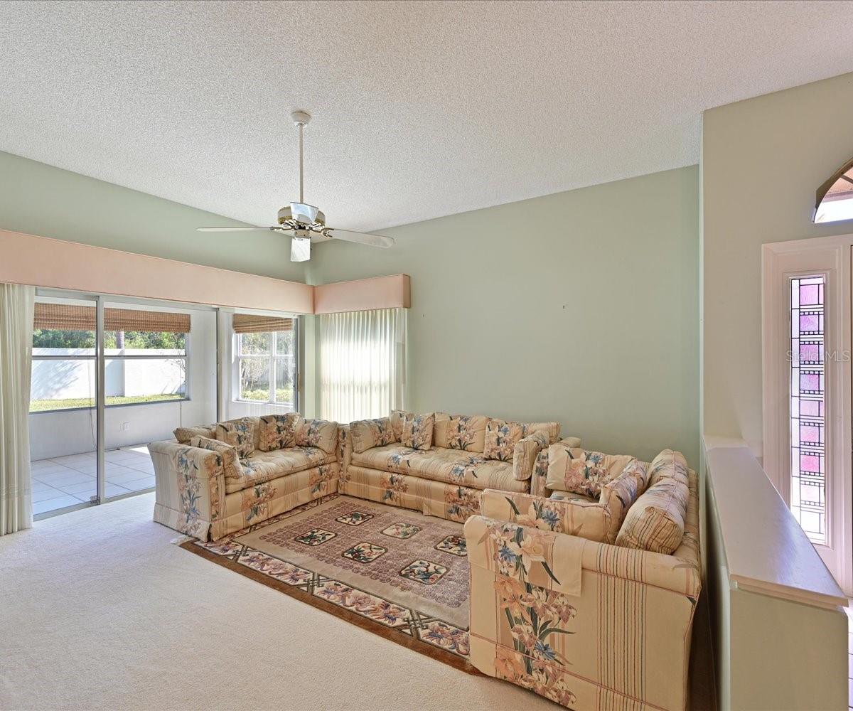 Image 10 of 31 For 4817 Montrose Drive