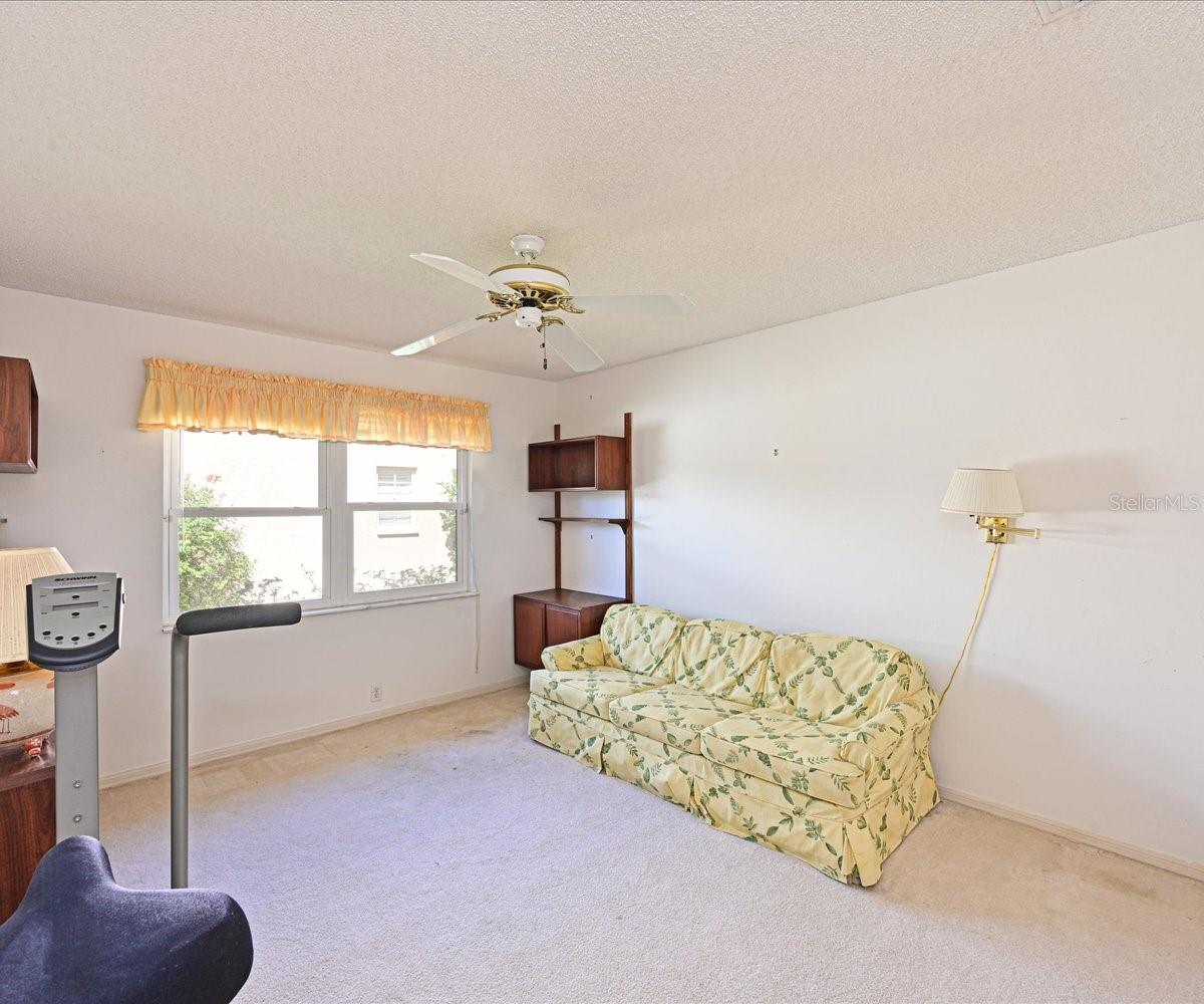 Image 18 of 31 For 4817 Montrose Drive
