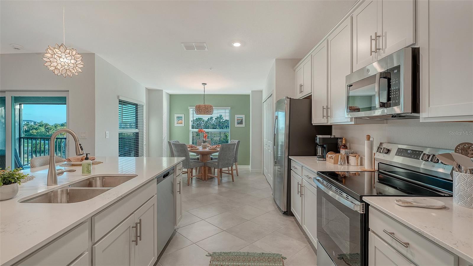 Image 21 of 96 For 17500 Opal Sand Drive 205