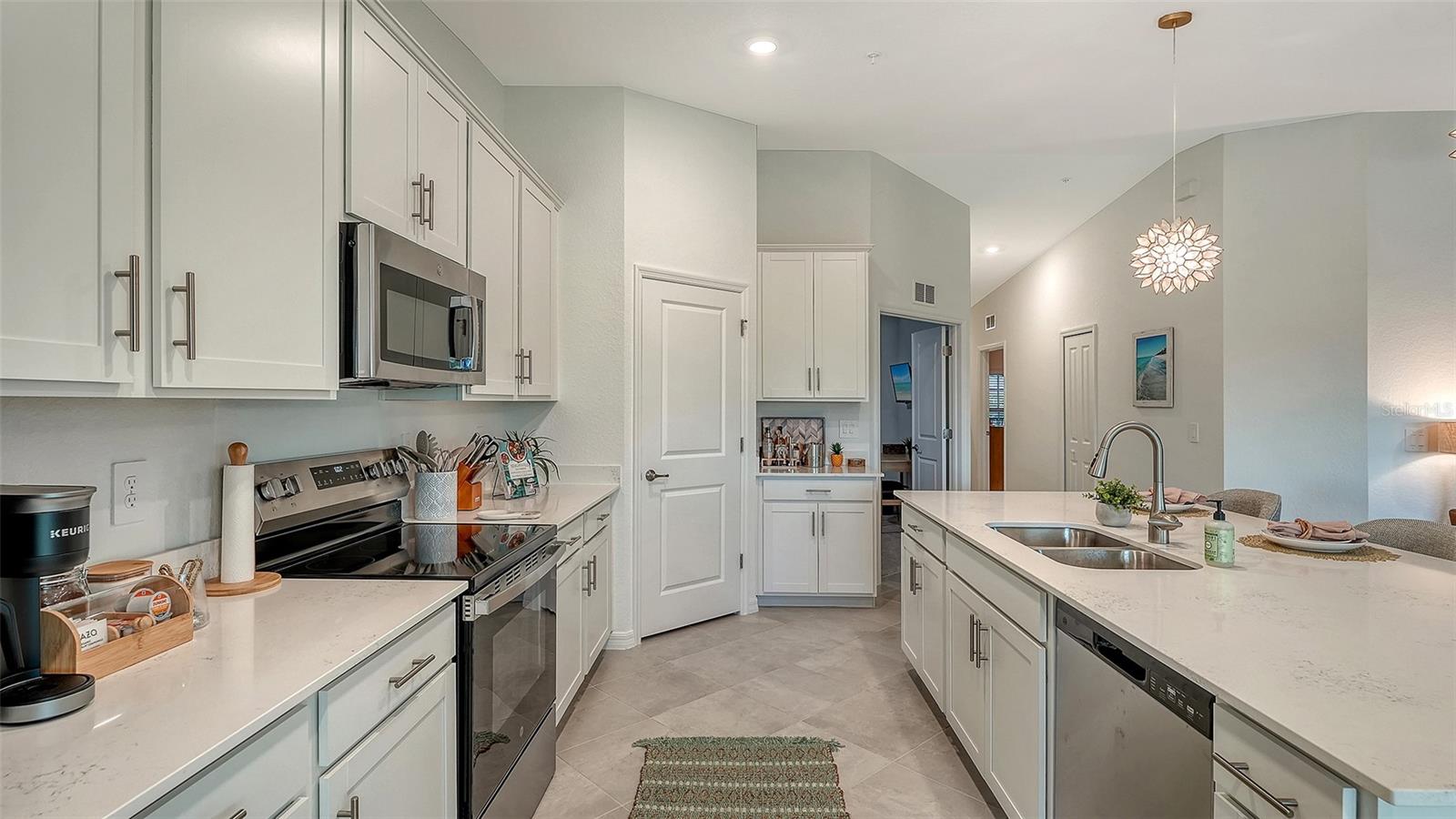 Image 25 of 96 For 17500 Opal Sand Drive 205